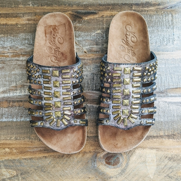 🆕🌿NAUGHTY MONKEY SANDALS🌿 - Picture 5 of 8